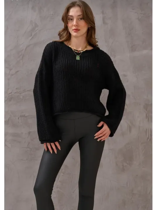 Salaş Delik Detaylı Kazak Siyah