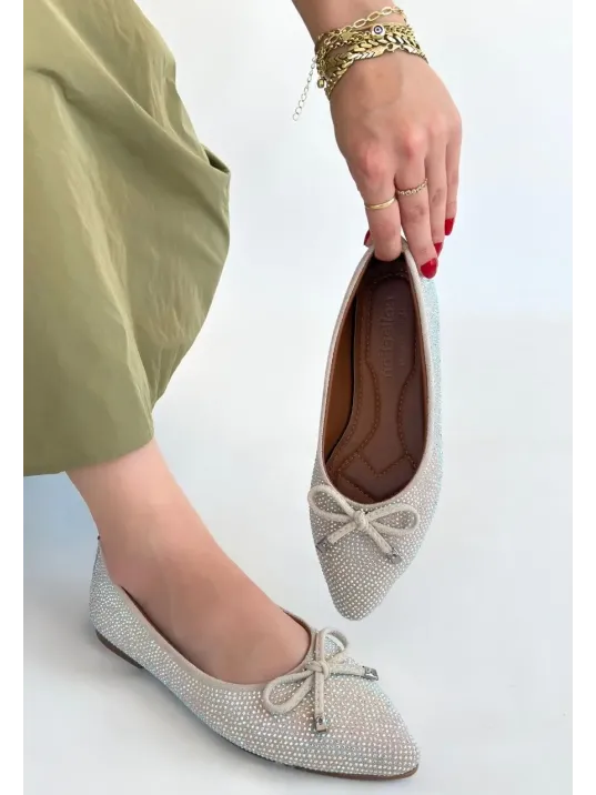 Sarra Bej Saten İşlemeli Babet Ayakkabı Sarra Bej Saten İşlemeli Babet Ayakkabı