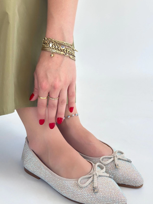 Sarra Bej Saten İşlemeli Babet Ayakkabı Sarra Bej Saten İşlemeli Babet Ayakkabı