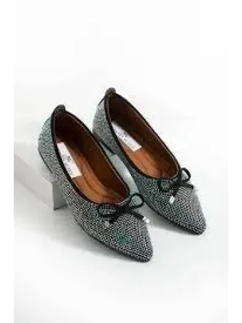 Sarra Siyah Saten İşlemeli Babet Ayakkabı Sarra Siyah Saten İşlemeli Babet Ayakkabı