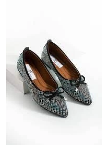 Sarra Siyah Saten İşlemeli Babet Ayakkabı Sarra Siyah Saten İşlemeli Babet Ayakkabı