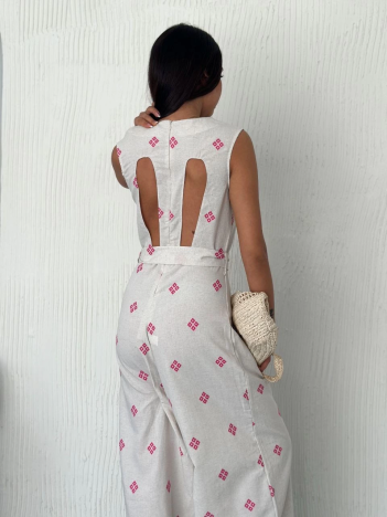 Sırt dekolteli keten beyaz tulum S1036 Sırt dekolteli keten beyaz tulum S1036