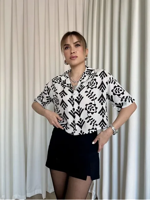Siyah Beyaz Baskılı Crop Gömlek