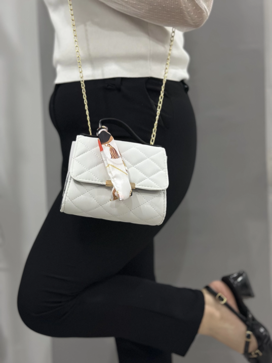 Beyaz cilt zoje çanta