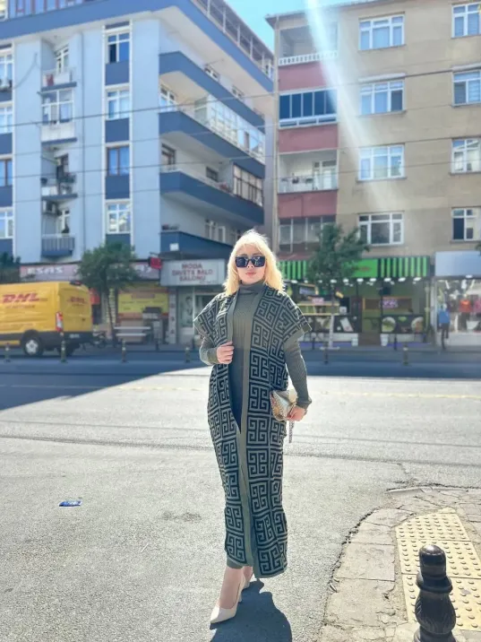 Siyah Çizgi Desenli Elbiseli Hırka Triko Takım Haki Siyah Çizgi Desenli Elbiseli Hırka Triko Takım Haki