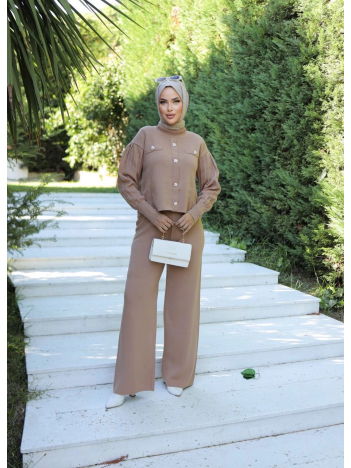 Taş düğmeli ikili triko takım vizon