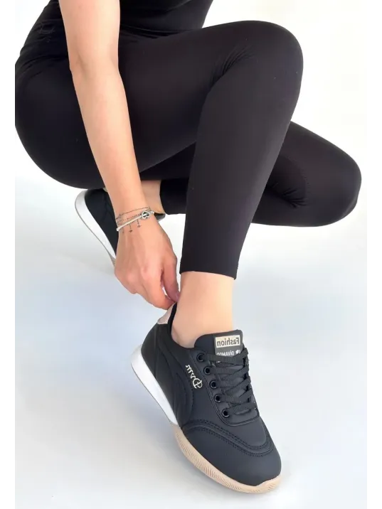 Tawen Siyah Cilt Bej Tabanlı Bağcıklı Spor Ayakkabı Tawen Siyah Cilt Bej Tabanlı Bağcıklı Spor Ayakkabı