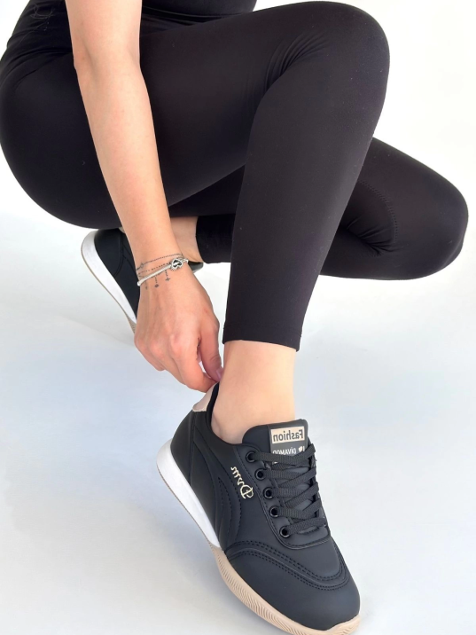 Tawen Siyah Cilt Bej Tabanlı Bağcıklı Spor Ayakkabı