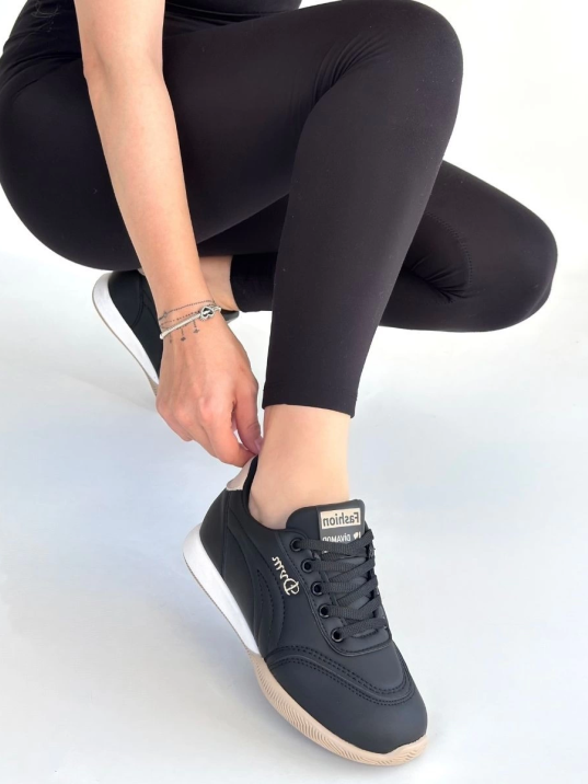 Tawen Siyah Cilt Bej Tabanlı Bağcıklı Spor Ayakkabı