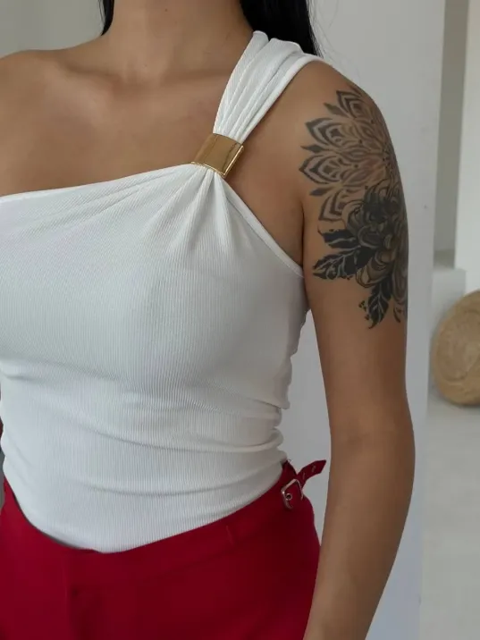 Tek Omuzlu Otoman Kumaş Gold Metal Detaylı Bluz S2311