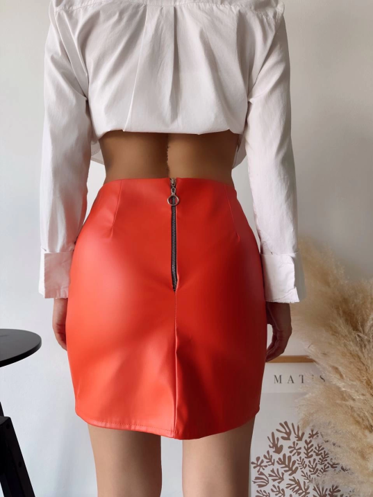 Tek yırtmaçlı arkadan fermuarlı deri etek turuncu s24475
