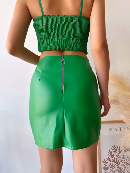 Tek yırtmaçlı arkadan fermuarlı deri etek yeşil s24475 Tek yırtmaçlı arkadan fermuarlı deri etek yeşil s24475