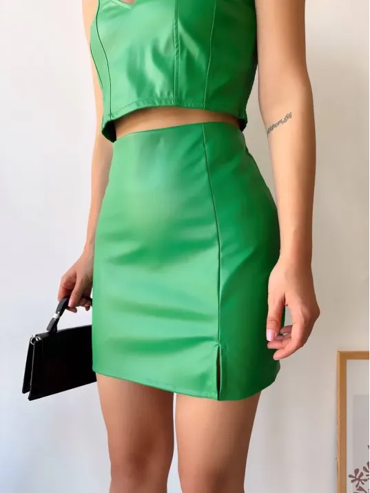 Tek Yırtmaçlı Arkadan Fermuarlı Deri Etek Yeşil S24475