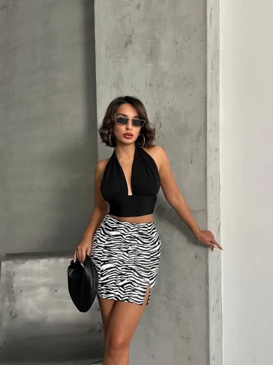 Tek Yırtmaçlı Zebra Desenli Deri Etek Beyazsiyah W24475-s