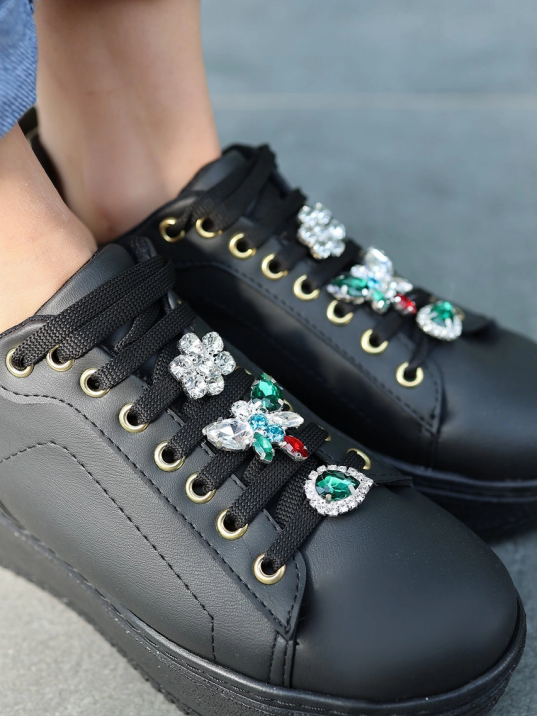 Tenya Siyah Cilt Taşlı Bağcıklı Spor Ayakkabı Tenya Siyah Cilt Taşlı Bağcıklı Spor Ayakkabı