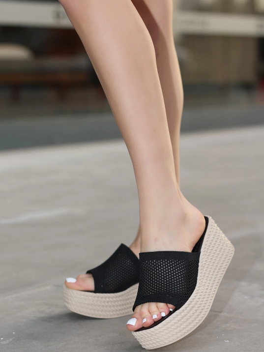 Tiona Siyah Triko Dolgu Topuk Terlik Tiona Siyah Triko Dolgu Topuk Terlik