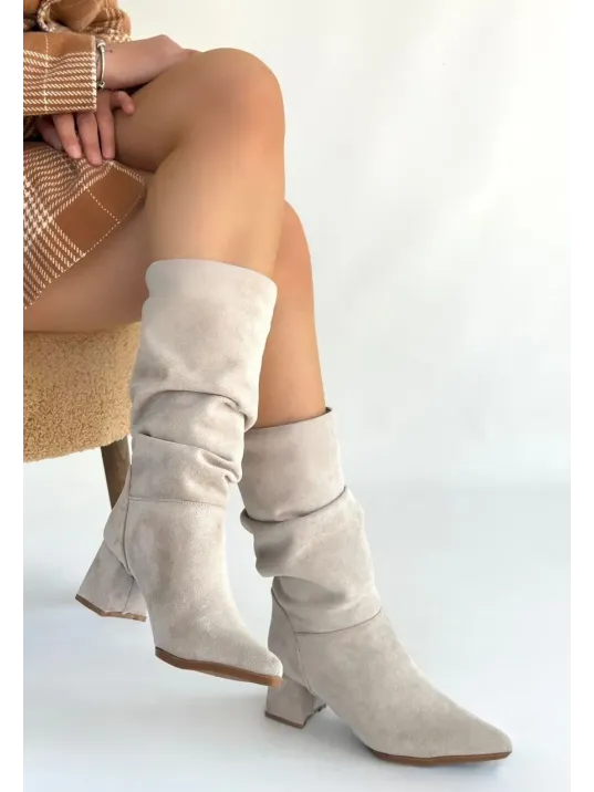 Titen Bej Süet Körüklü Topuklu Çizme