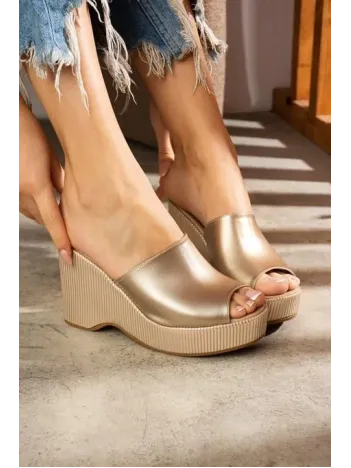 Tlay Bej Cilt Dolgu Topuk Terlik Tlay Bej Cilt Dolgu Topuk Terlik