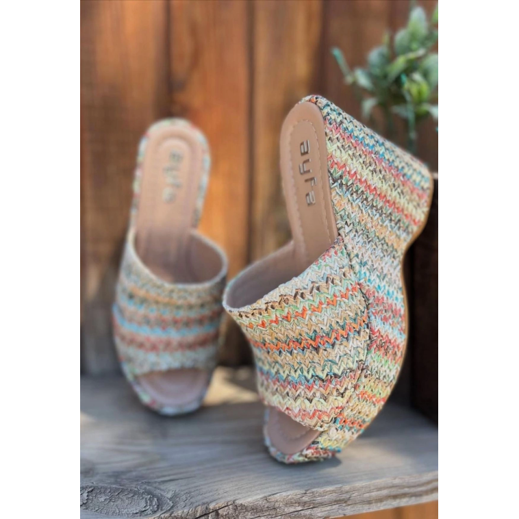 Tlay Kilim Desenli Dolgu Topuk Terlik Tlay Kilim Desenli Dolgu Topuk Terlik
