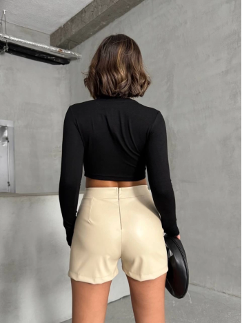 Tokalı deri şort h24444