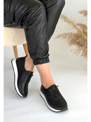 Tone Siyah Cilt Bağcıklı Spor Ayakkabı Tone Siyah Cilt Bağcıklı Spor Ayakkabı