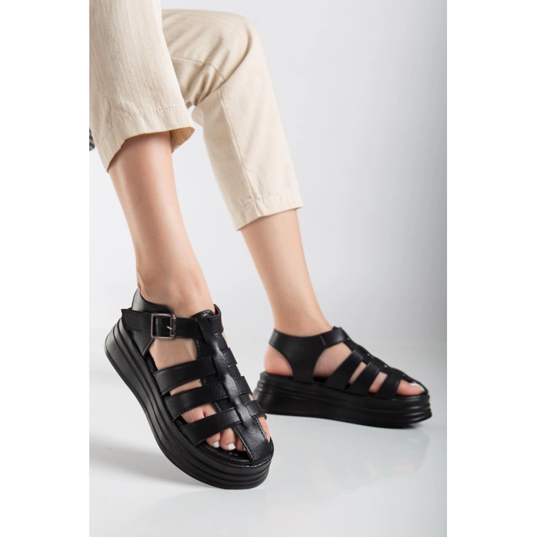 Toten Siyah Cilt Kemerli Sandalet Toten Siyah Cilt Kemerli Sandalet