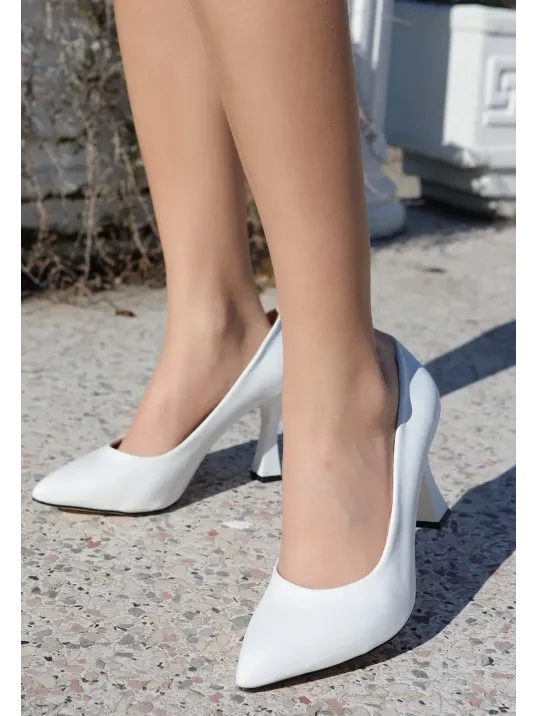 Ulba Beyaz Cilt Stiletto Ayakkabı Ulba Beyaz Cilt Stiletto Ayakkabı