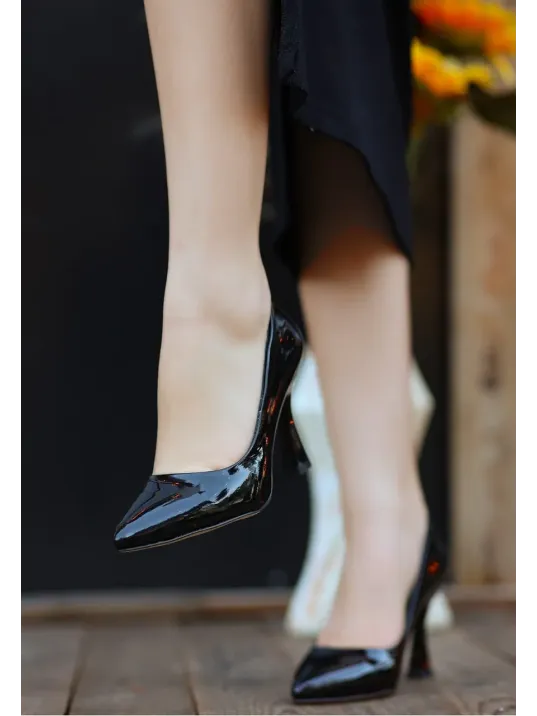 Ulba Siyah Rugan Stiletto Ayakkabı Ulba Siyah Rugan Stiletto Ayakkabı