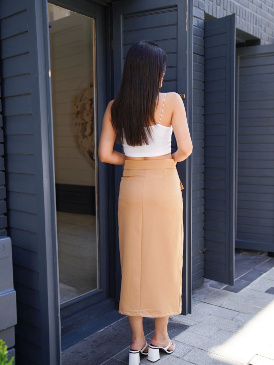 Uzun düğmeli etek Uzun düğmeli etek