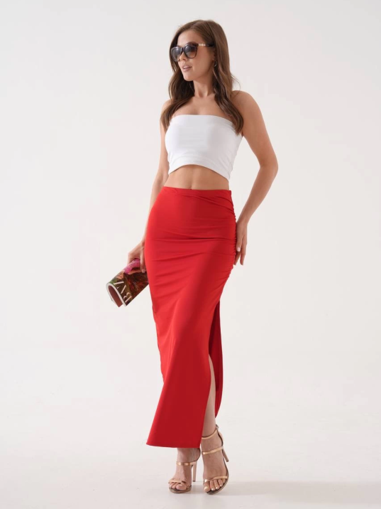 Uzun yırtmaçlı ince kumaş etek kırmızı Uzun yırtmaçlı ince kumaş etek kırmızı