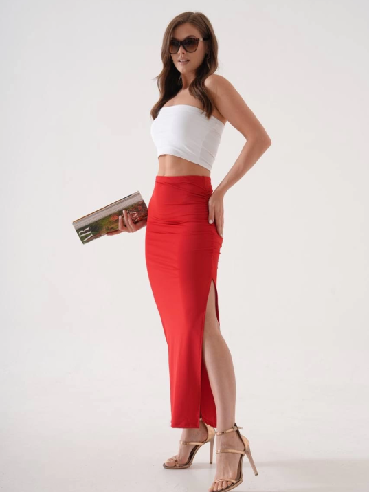 Uzun yırtmaçlı ince kumaş etek kırmızı Uzun yırtmaçlı ince kumaş etek kırmızı