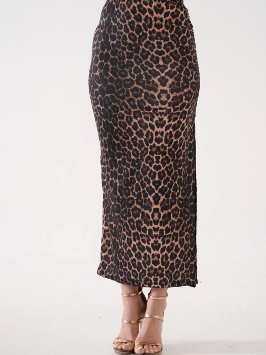 Uzun yırtmaçlı ince kumaş etek leopar Uzun yırtmaçlı ince kumaş etek leopar