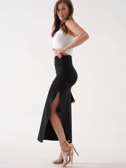 Uzun yırtmaçlı ince kumaş etek siyah Uzun yırtmaçlı ince kumaş etek siyah