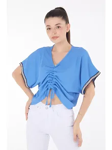V Yaka Büzgülü Detaylı Bluz