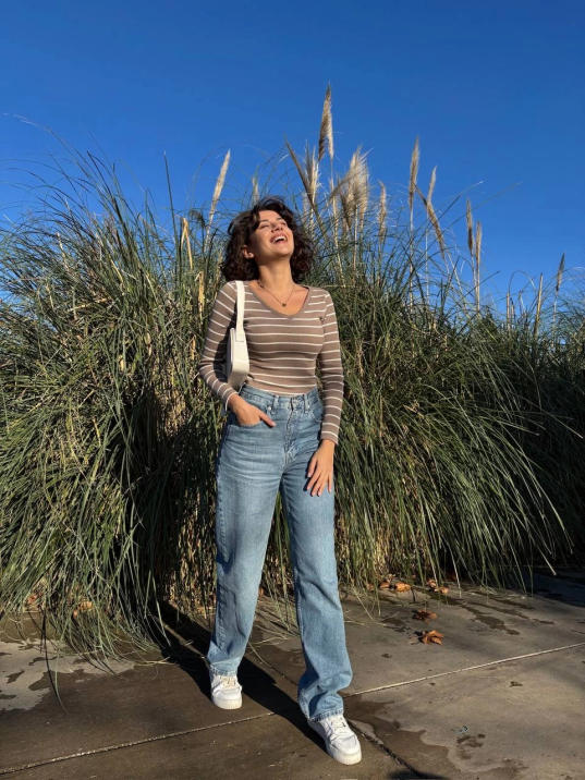 V yaka çizgili bluz bej A3699 V yaka çizgili bluz bej A3699