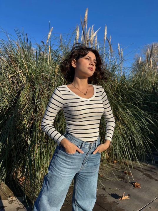 V yaka çizgili bluz beyaz A3699 V yaka çizgili bluz beyaz A3699