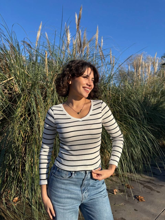 V yaka çizgili bluz beyaz A3699 V yaka çizgili bluz beyaz A3699