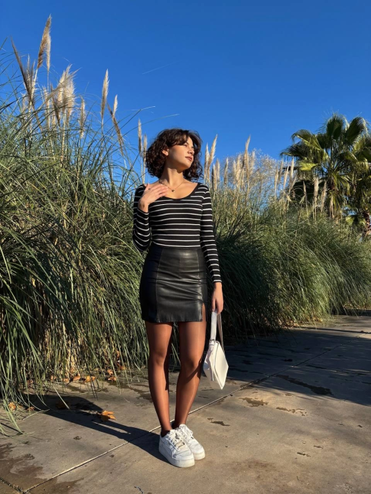 V yaka çizgili bluz siyah A3699 V yaka çizgili bluz siyah A3699