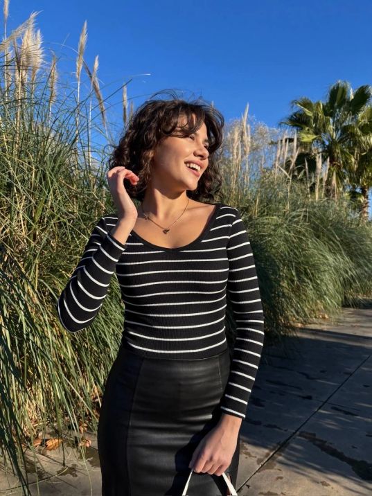 V yaka çizgili bluz siyah A3699 V yaka çizgili bluz siyah A3699