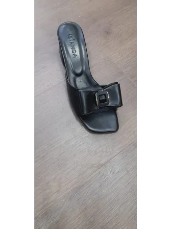 Veor Siyah Cilt Topuklu Terlik Veor Siyah Cilt Topuklu Terlik