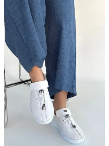 Warte Beyaz Deri Bağcıklı Spor Ayakkabı Warte Beyaz Deri Bağcıklı Spor Ayakkabı