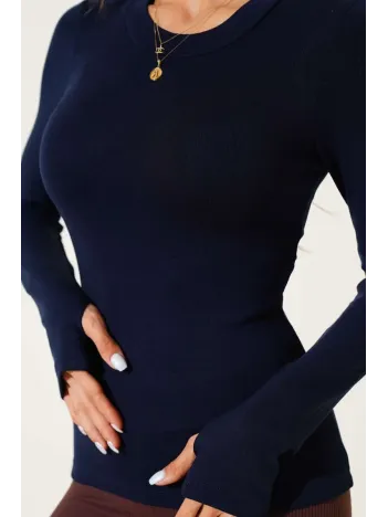 Basic Parmak Geçirme Detaylı Bluz Lacivert T4266 Basic Parmak Geçirme Detaylı Bluz Lacivert T4266
