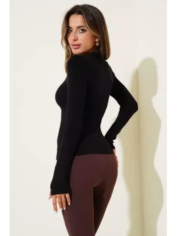 Basic Parmak Geçirme Detaylı Bluz Siyah T4266 Basic Parmak Geçirme Detaylı Bluz Siyah T4266