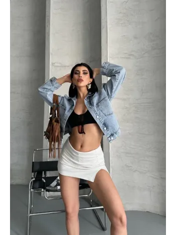 Çift Cepli Kol Katlamalı Kar Yıkama Crop Kot Ceket Mavi D2000 Çift Cepli Kol Katlamalı Kar Yıkama Crop Kot Ceket Mavi D2000