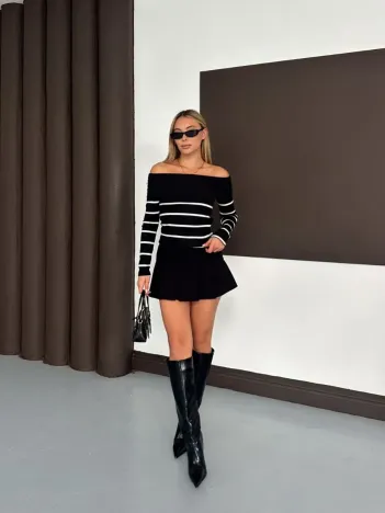 Çizgili Madonna Yaka Kaşkorse Bluz Siyah A844