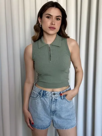 Kısa Fermuarlı Crop