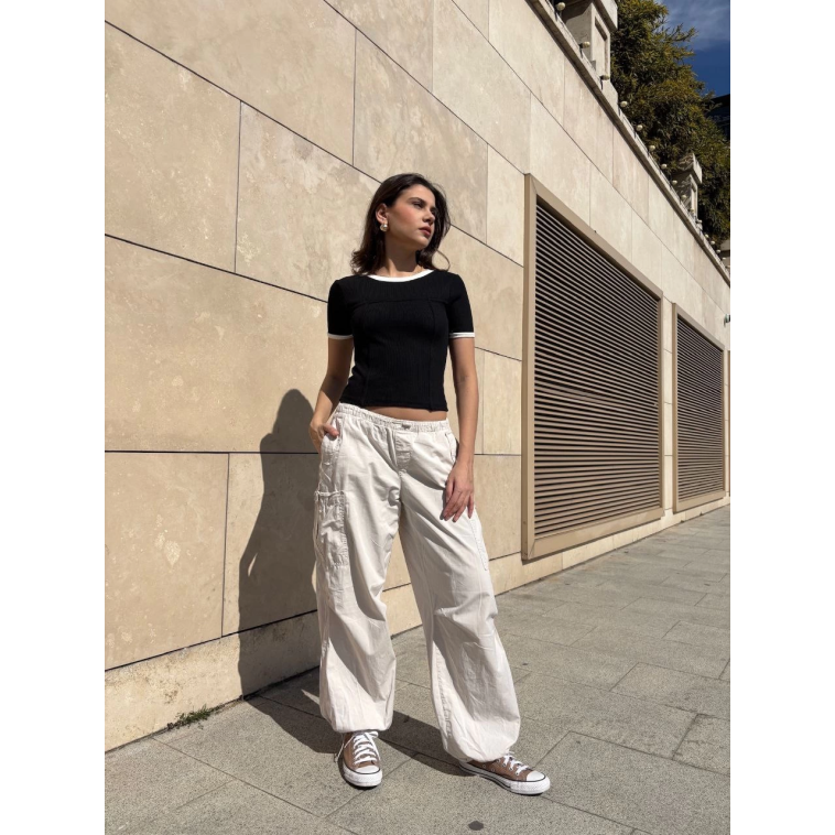 Yaka kol garnili ön parçalı bluz Yaka kol garnili ön parçalı bluz
