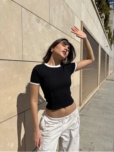 Yaka Kol Garnili Ön Parçalı Bluz