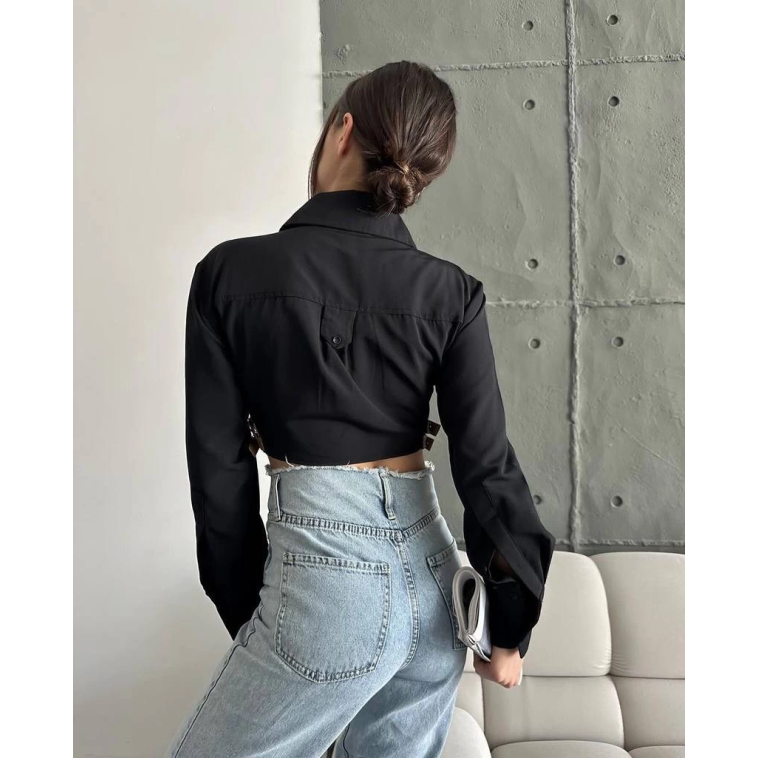Yanı kemer detaylı crop gömlek siyah s4009 Yanı kemer detaylı crop gömlek siyah s4009