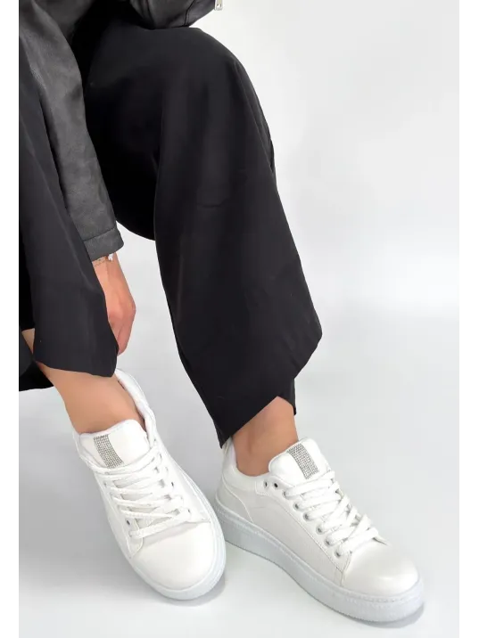 Yier Beyaz Cilt Bağcıklı Spor Ayakkabı